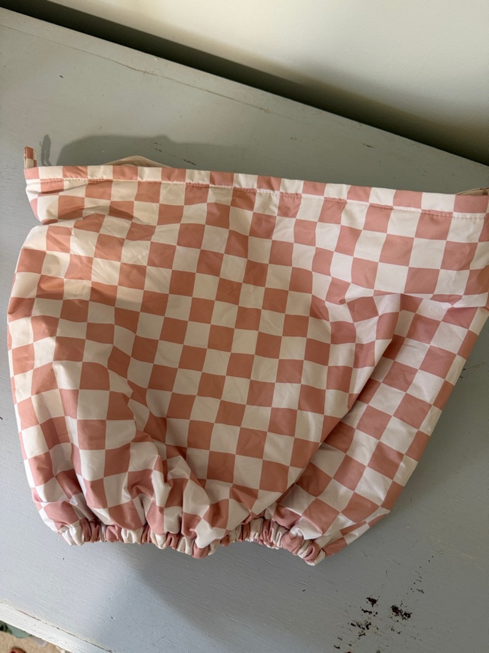 Kitsch Satin-Lined Flexi Shower Cap in Pink and White Check - Picture 3 of 4
